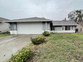 4932 Buffwood Way in Sacramento, CA - Building Photo