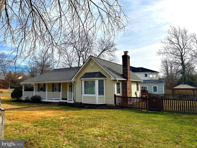 7517 Fisher Dr in Falls Church, VA - Building Photo - Building Photo