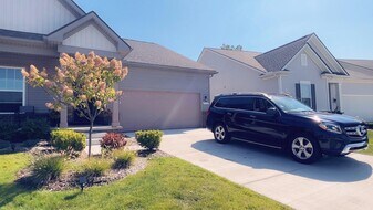 3722 Park Creek Ln in Canton Township, MI - Building Photo