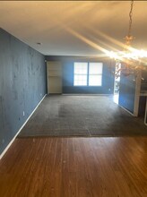 277 Northport Hills Dr in Florissant, MO - Building Photo - Building Photo
