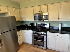 108 Chicago Ave in Clarendon Hills, IL - Building Photo - Building Photo