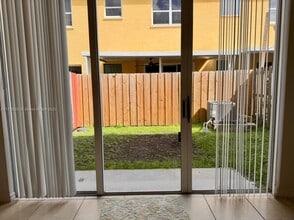 1033 NE 42nd Terrace in Homestead, FL - Building Photo - Building Photo