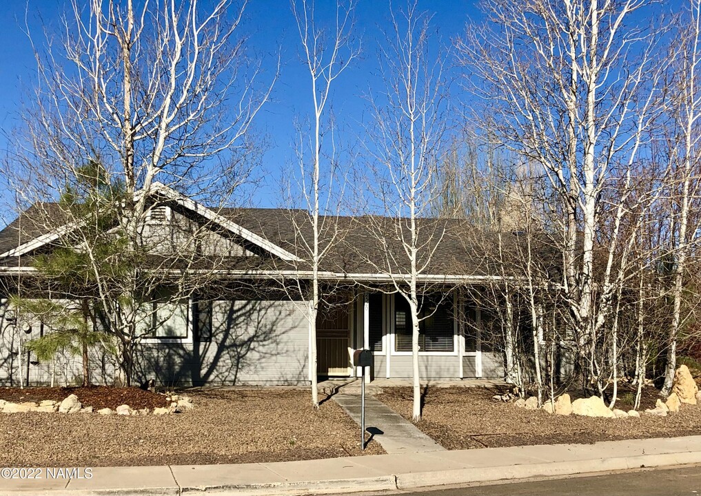 2520 N Walnut Creek Dr in Flagstaff, AZ - Building Photo