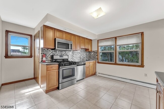 124 Roosevelt Ave in Cranford, NJ - Building Photo - Building Photo