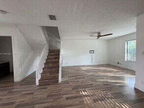 1617 Cypress Pointe Dr in Coral Springs, FL - Building Photo - Building Photo