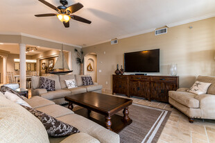 2051 SE 3rd St, Unit 101 in Deerfield Beach, FL - Building Photo