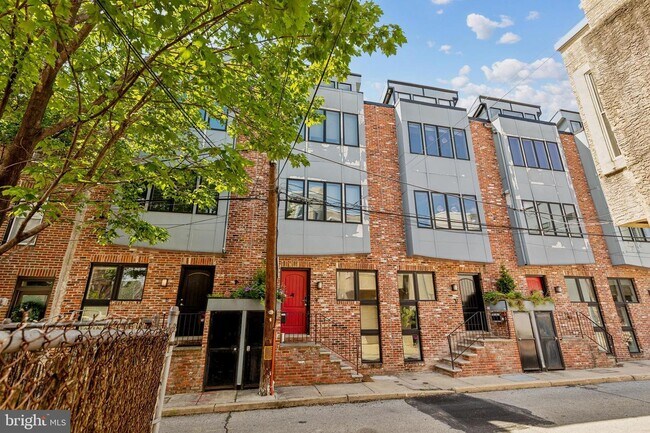 property at 724 S Bancroft St