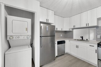 904 Banks Rd in Coconut Creek, FL - Building Photo - Building Photo