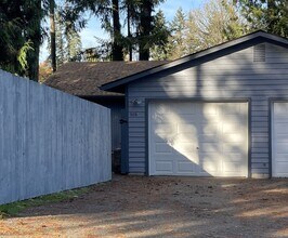 5108 Hideaway Ln in Bremerton, WA - Building Photo - Building Photo