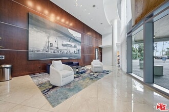 13700 Marina Pointe Dr in Marina Del Rey, CA - Foto de edificio - Building Photo