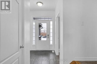 9 Isabella Dr in Orillia, ON - Building Photo - Building Photo