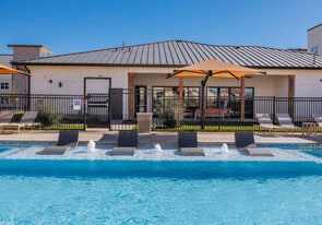 Walnut Springs in Seguin, TX - Building Photo