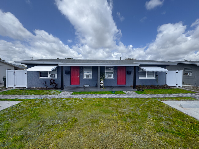 128 NW 13th Avenue, Unit 130NW13thAve. in Delray Beach, FL - Foto de edificio - Building Photo