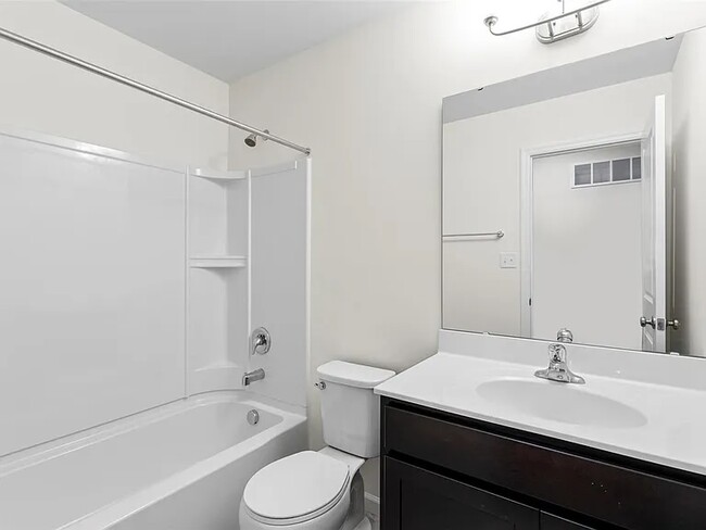 729 Fox Creek Dr in Fenton, MO - Foto de edificio - Building Photo