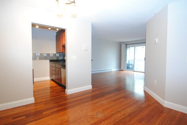 108 Eastern Ave in Manchester, NH - Building Photo - Building Photo