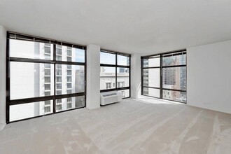 65 East Scott in Chicago, IL - Building Photo - Building Photo