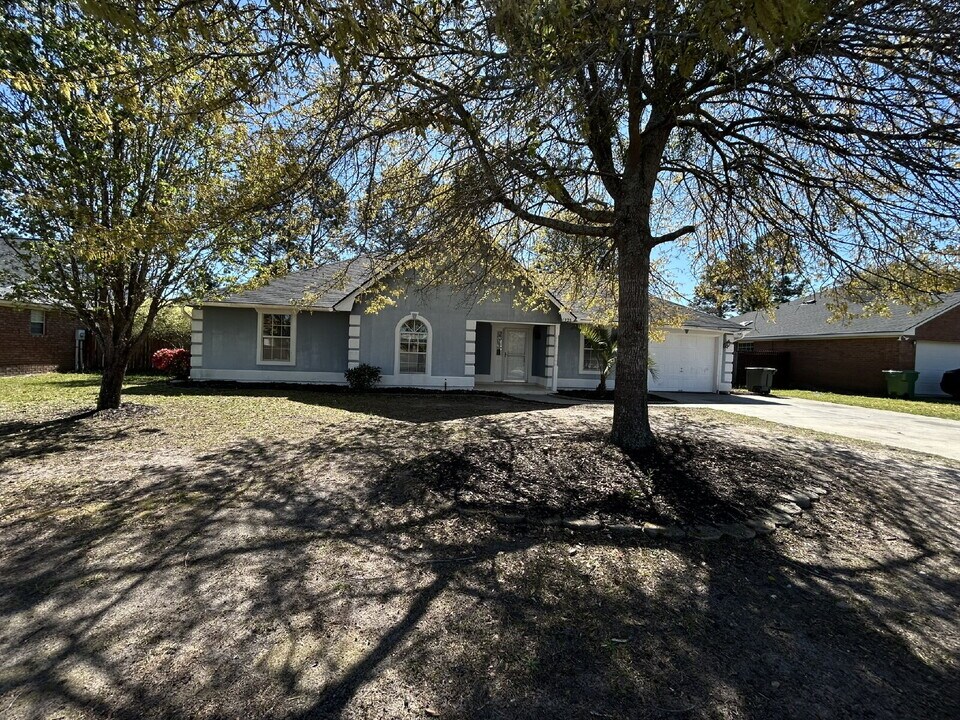 1936 Heathrow Dr in Hinesville, GA - Building Photo
