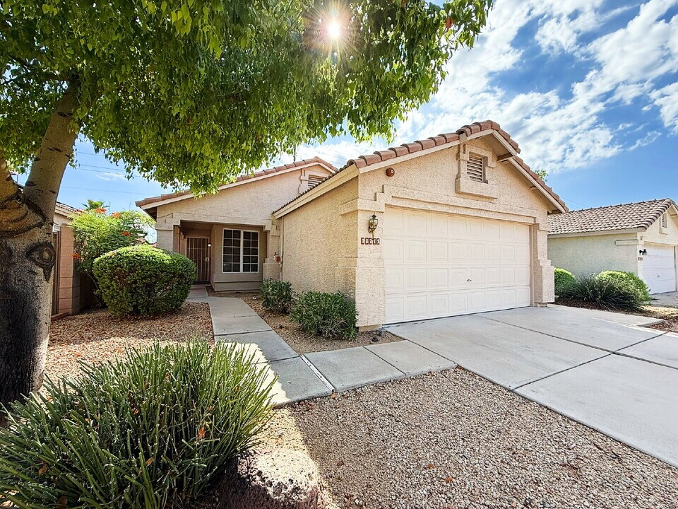 18215 N 11th Dr in Phoenix, AZ - Building Photo
