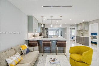 1239 Washington St in Hollywood, FL - Building Photo - Building Photo