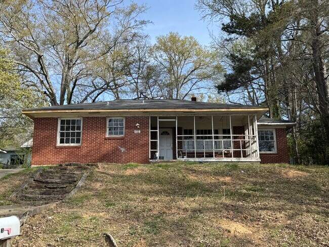 property at 611 E 19th St