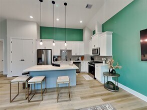 850 Elkhart St in Houston, TX - Foto de edificio - Building Photo
