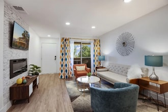 2825 N Los Felices Rd in Palm Springs, CA - Building Photo - Building Photo