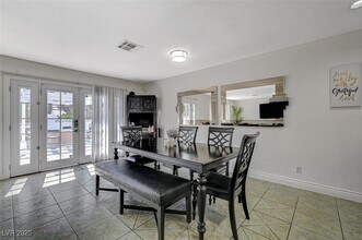 5248 Rambling Rd in Las Vegas, NV - Building Photo - Building Photo