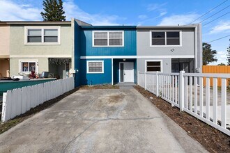 3151 S Pines Dr in Largo, FL - Building Photo - Building Photo