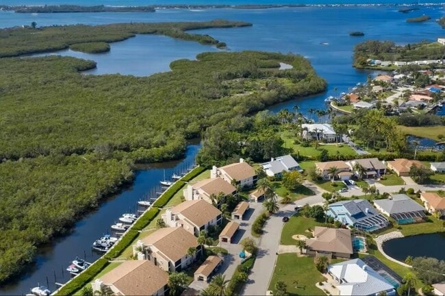 8626 54th Ave W in Bradenton, FL - Building Photo - Building Photo