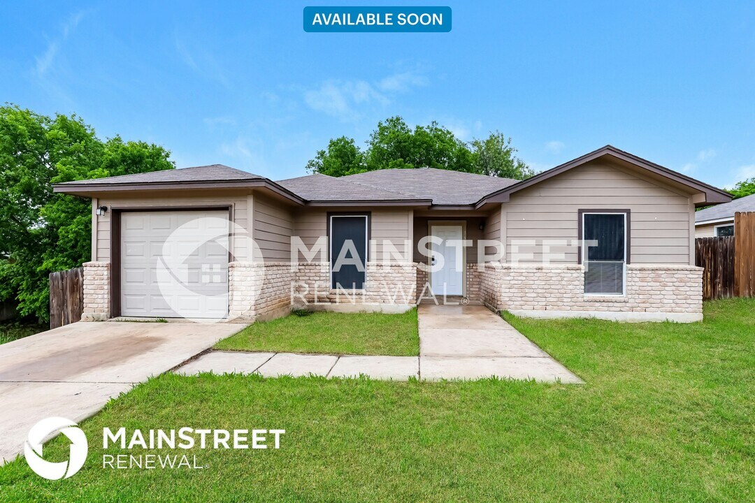7319 Trance Ln in Converse, TX - Building Photo