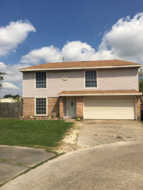 3 Dallas Ct in Angleton, TX - Building Photo - Building Photo