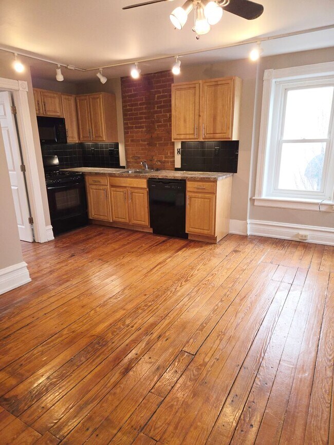 property at 1402 W Turner St