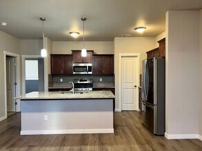 11458 Glacier Pl NW in Gig Harbor, WA - Building Photo - Building Photo