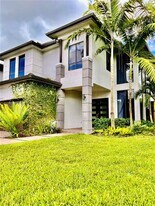 16002 SW 136 Way in Miami, FL - Building Photo