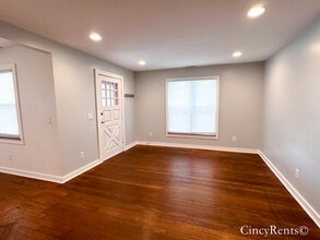 4200 Grove Ave in Cincinnati, OH - Building Photo - Building Photo