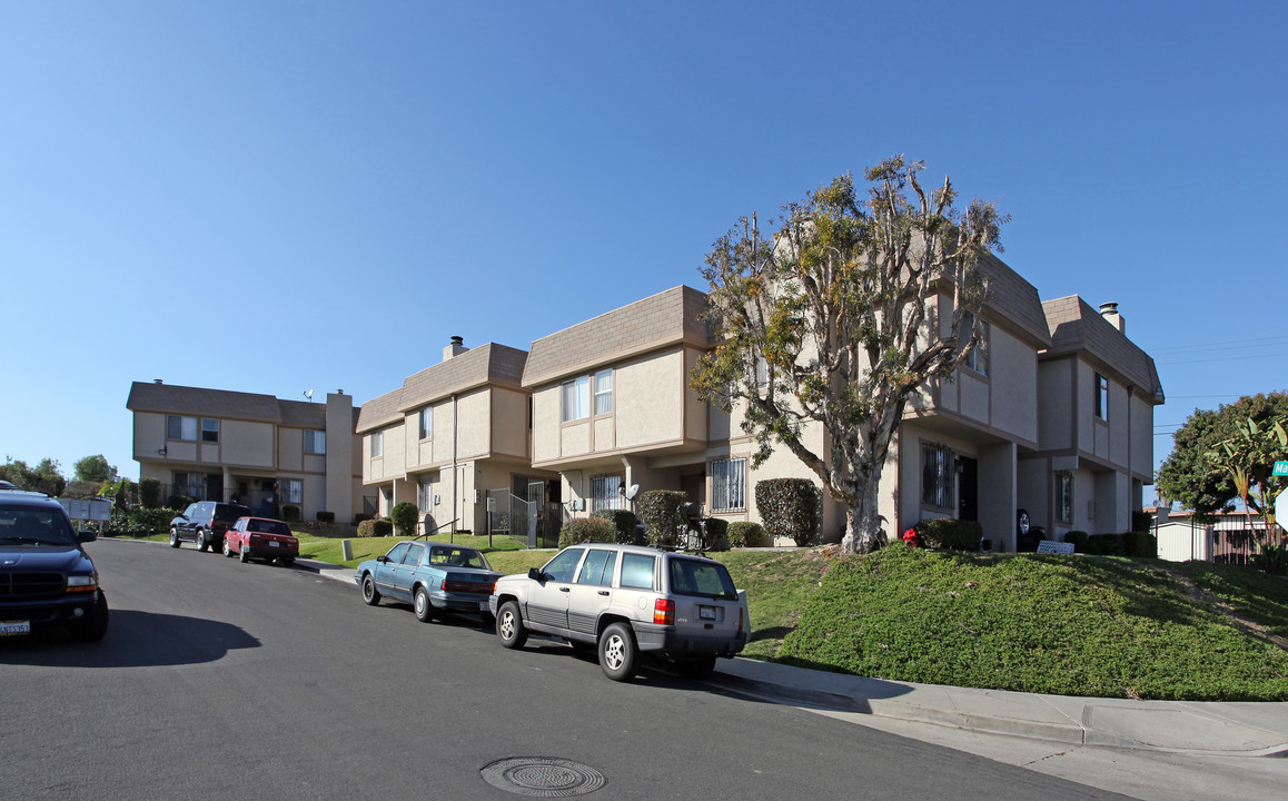 Mayberry Townhomes in San Diego, CA - Building Photo