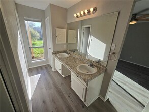 22027 Rockgate Dr in Spring, TX - Building Photo - Building Photo