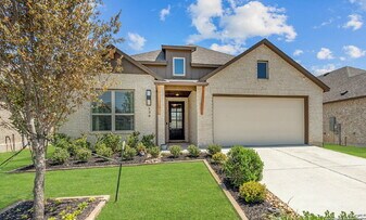 138 Red Oak in Castroville, TX - Building Photo
