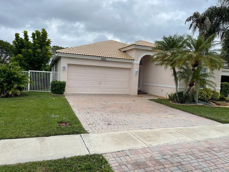 4178 Bluff Harbor Way in Wellington, FL - Building Photo