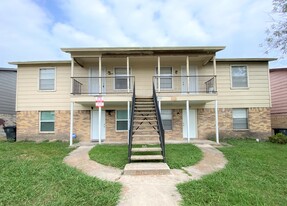 1910 Cedarhill Dr, Unit C Apartments