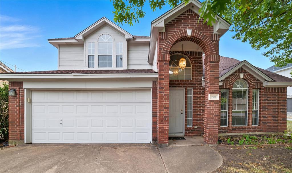 1911 Cedar Bend Dr in Round Rock, TX - Building Photo