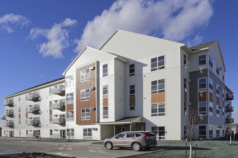 Shoal Creek in Mandan, ND - Foto de edificio