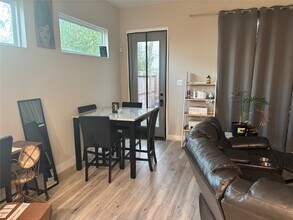 6831 Paris St in Houston, TX - Building Photo - Building Photo