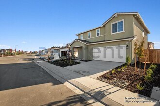 1710 Halo Ave in Manteca, CA - Building Photo - Building Photo