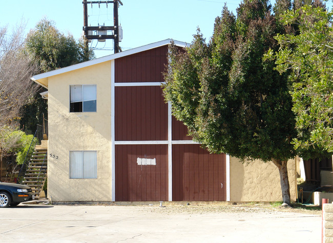 552 Millar Ave in El Cajon, CA - Foto de edificio - Building Photo