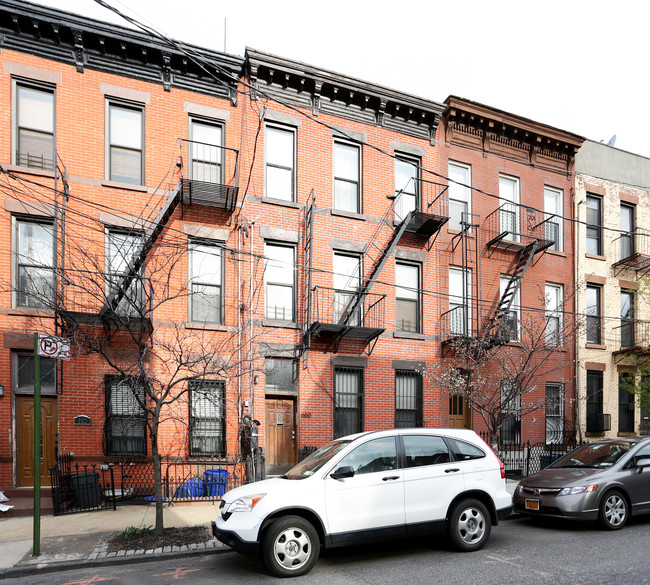 660 Henry St in Brooklyn, NY - Building Photo - Building Photo