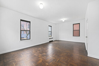 1075 Grant Ave in Bronx, NY - Building Photo - Interior Photo