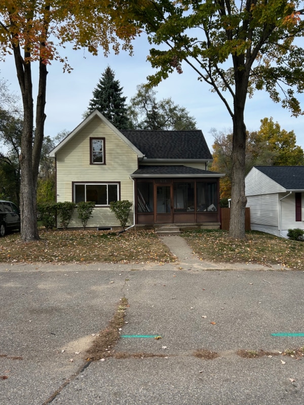 property at 635 E Unadilla St