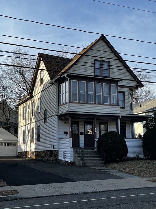 51 Quaker Ln S, Unit 2n floor in West Hartford, CT - Building Photo