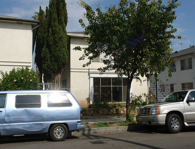 968 N Serrano Ave in Los Angeles, CA - Foto de edificio - Building Photo
